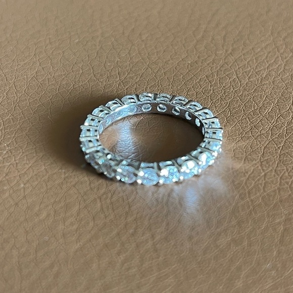 3.00mm Round Brilliant Cut Moissanite Eternity Wedding Band 925 Sterling Silver - Picture 4 of 9